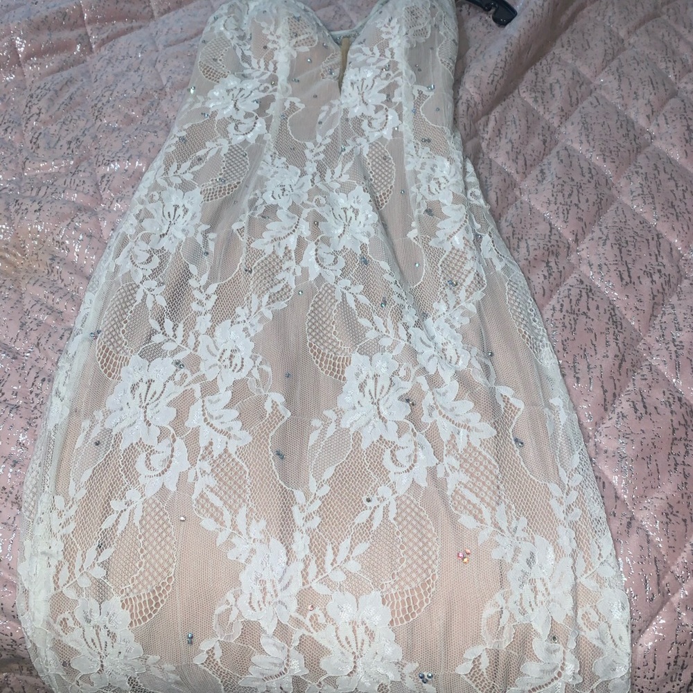 Dress - Picture 4 of 9